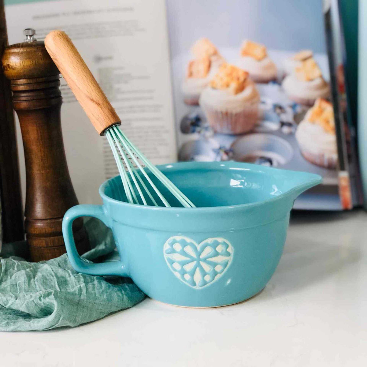 American Retro Embossed Lake Blue Drainage Bowl | Southern Kitchen Serving Bowl - Maximus Grace