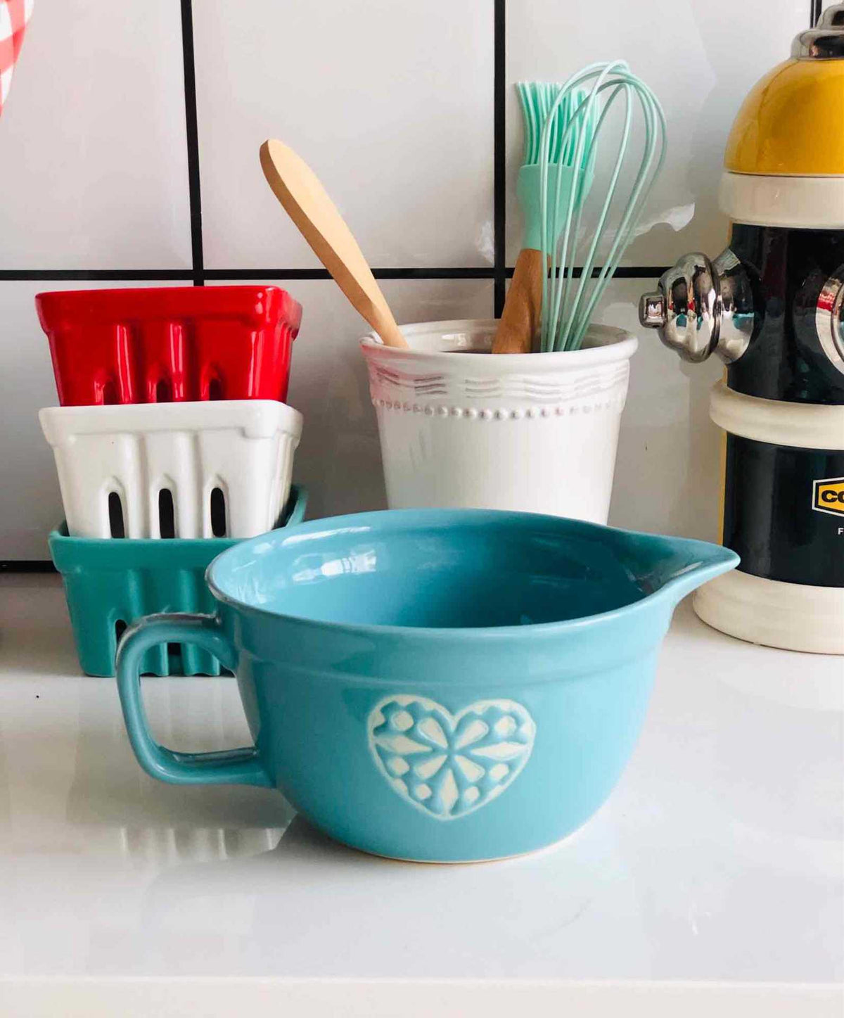 American Retro Embossed Lake Blue Drainage Bowl | Southern Kitchen Serving Bowl - Maximus Grace